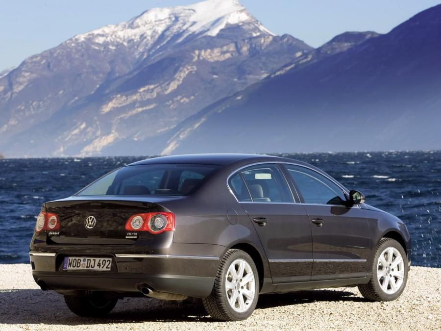  Volkswagen Passat V6 FSI 4Motion 2006 года  (фото 16 из 22)